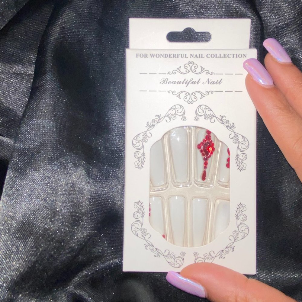 press on nails